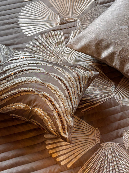 The Brown Knot Bedding Set