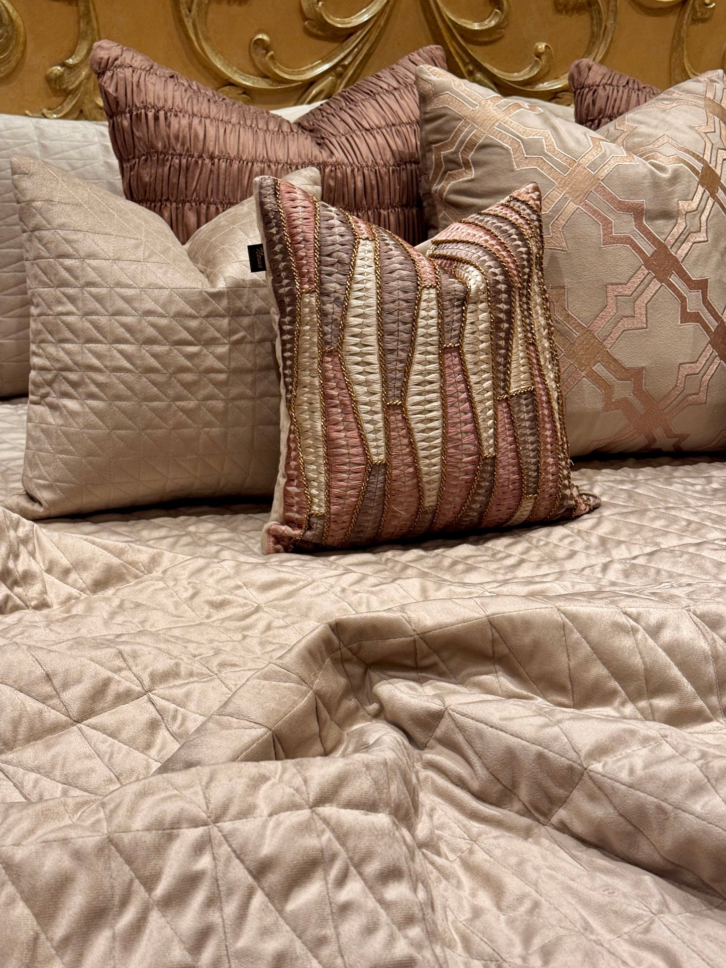 The French Azra Bedding Set