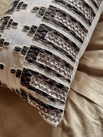 The Slate Stitch Lumbar (With Insert)