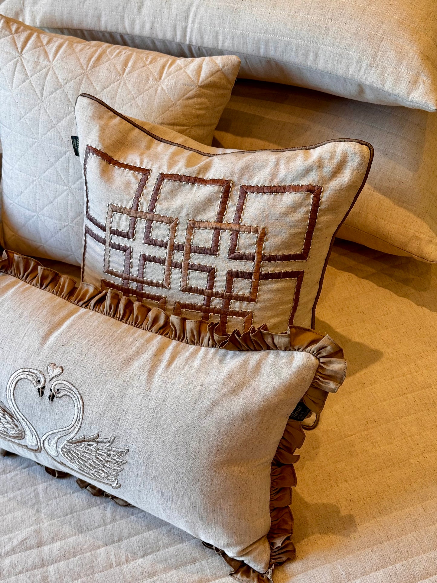 The Linen Swan Bedding Set