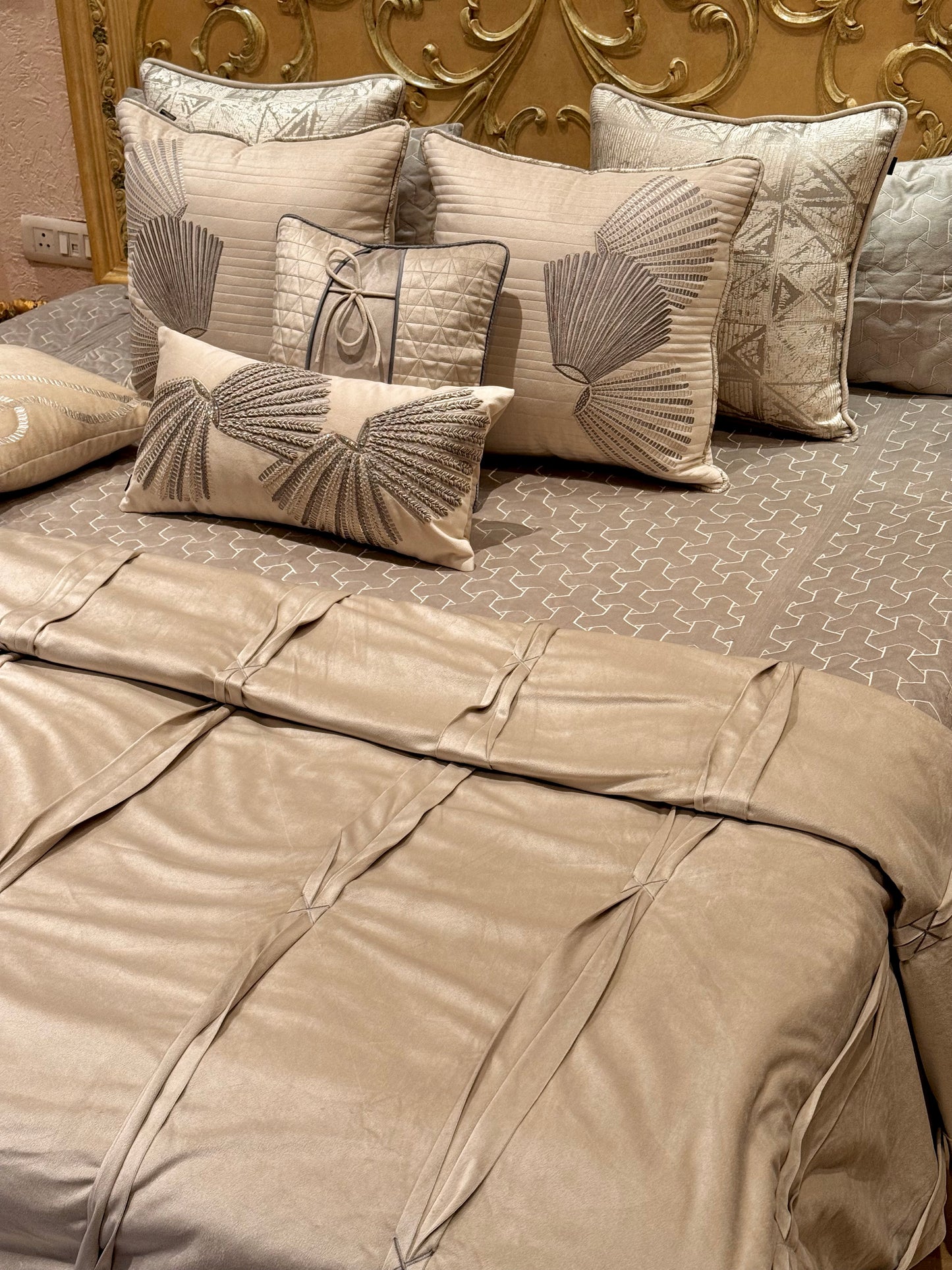 The Greige Pleat Quilt