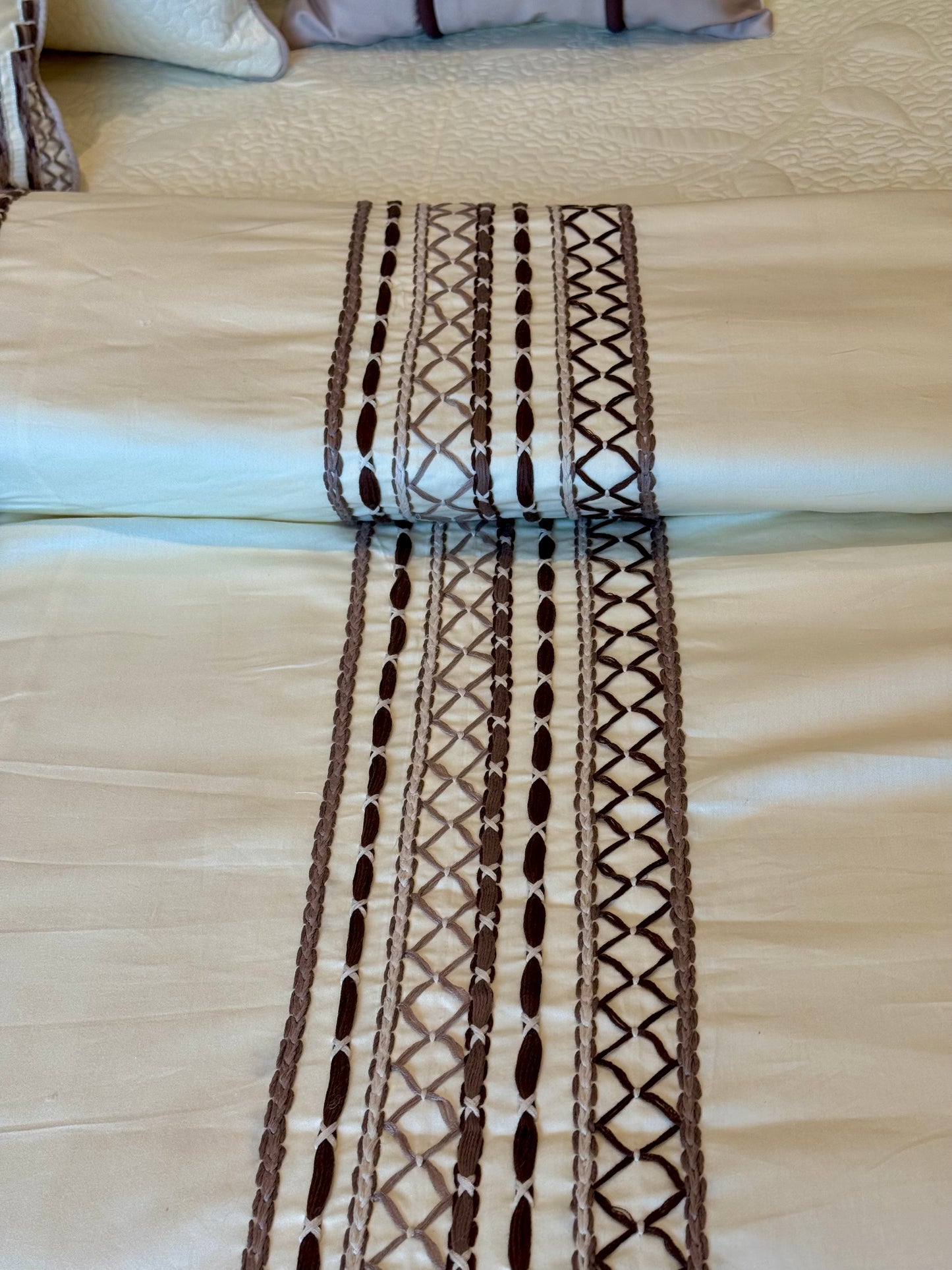 The Ivory Beige Windsor Duvet Set