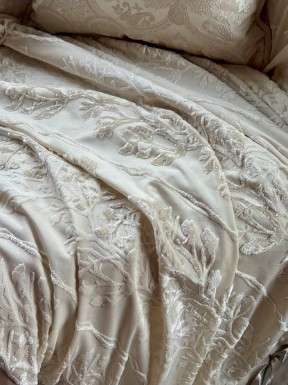 The Pearl Seashell Throw