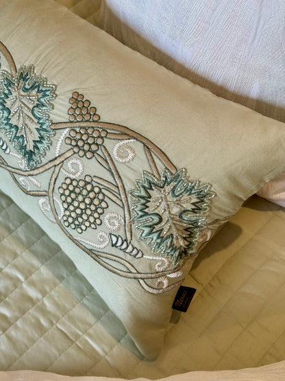The Soft Green Vineyard Bedding Set