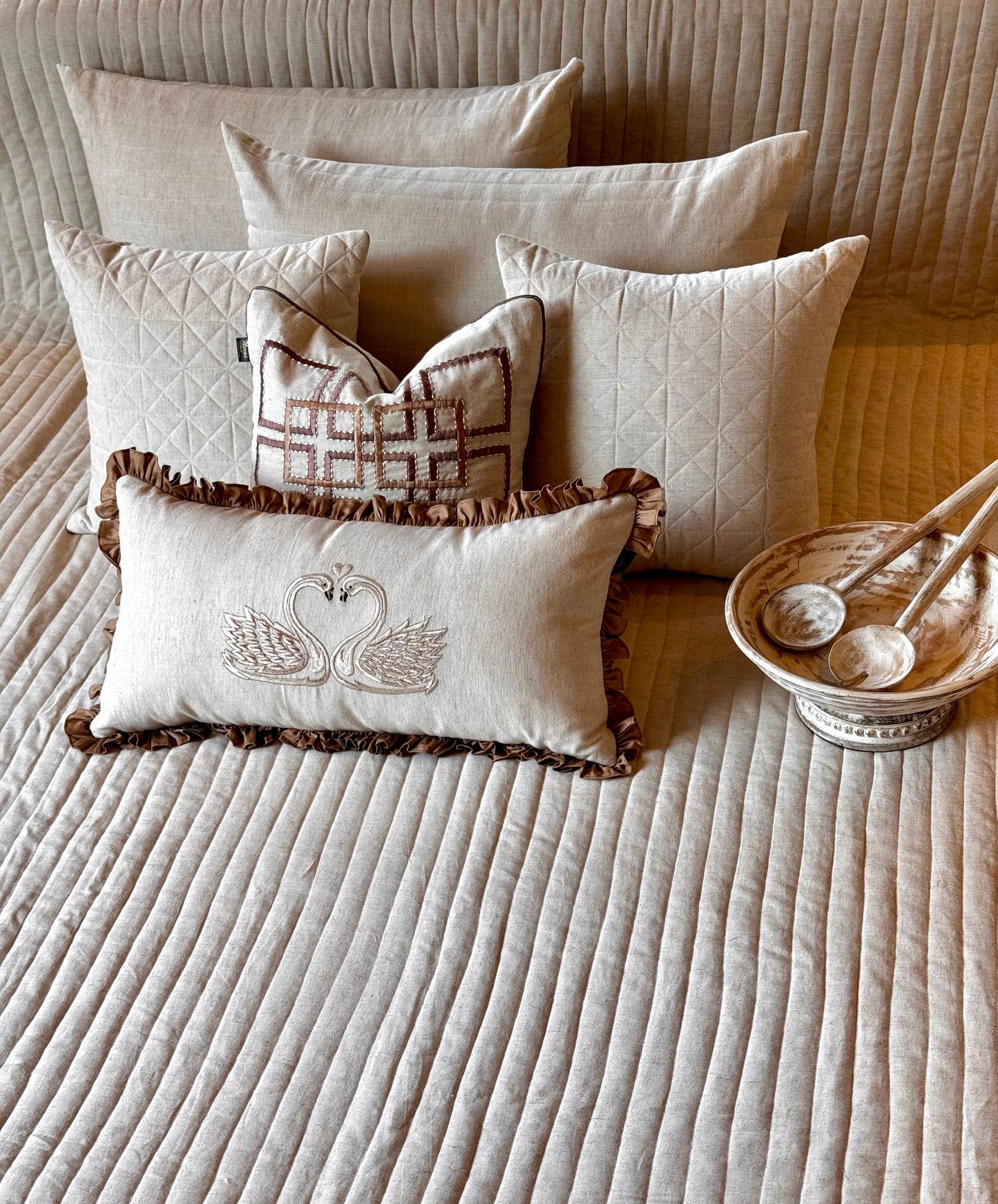 The Linen Swan Bedding Set