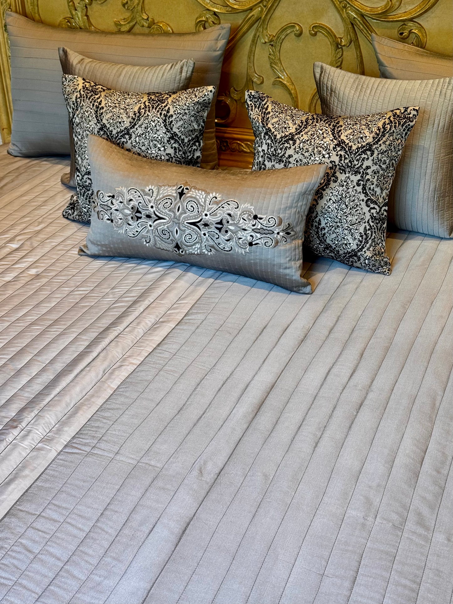 The Grey Onyx Bedding Set