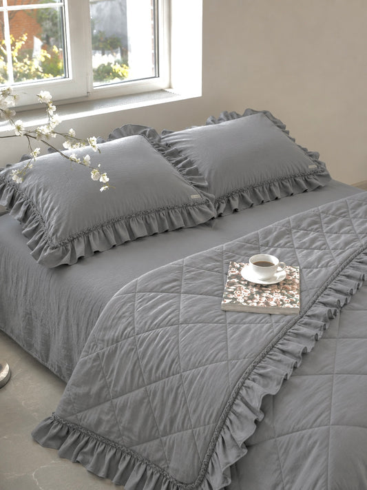 The Light Grey Frill Quilt