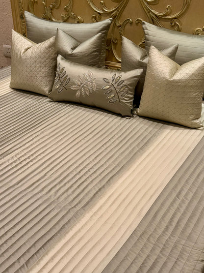 The Green Monalisa Bedding Set