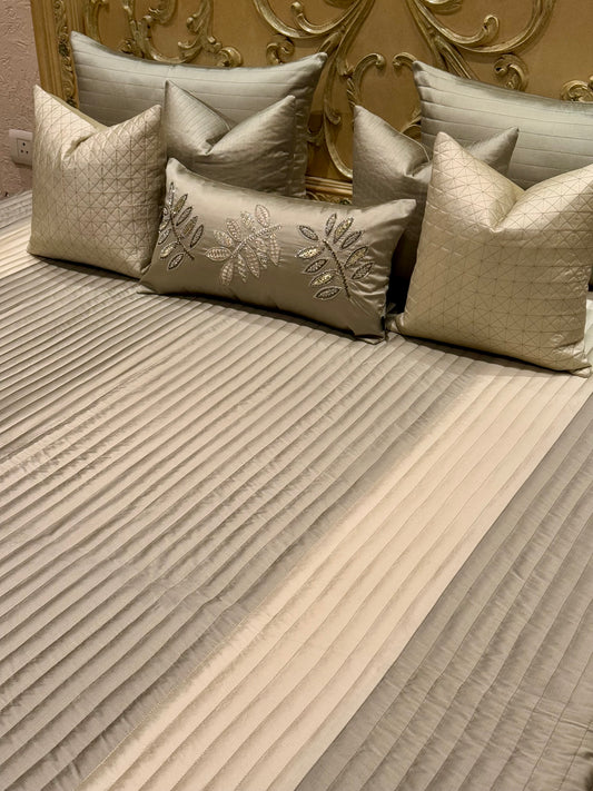 The Green Monalisa Bedding Set