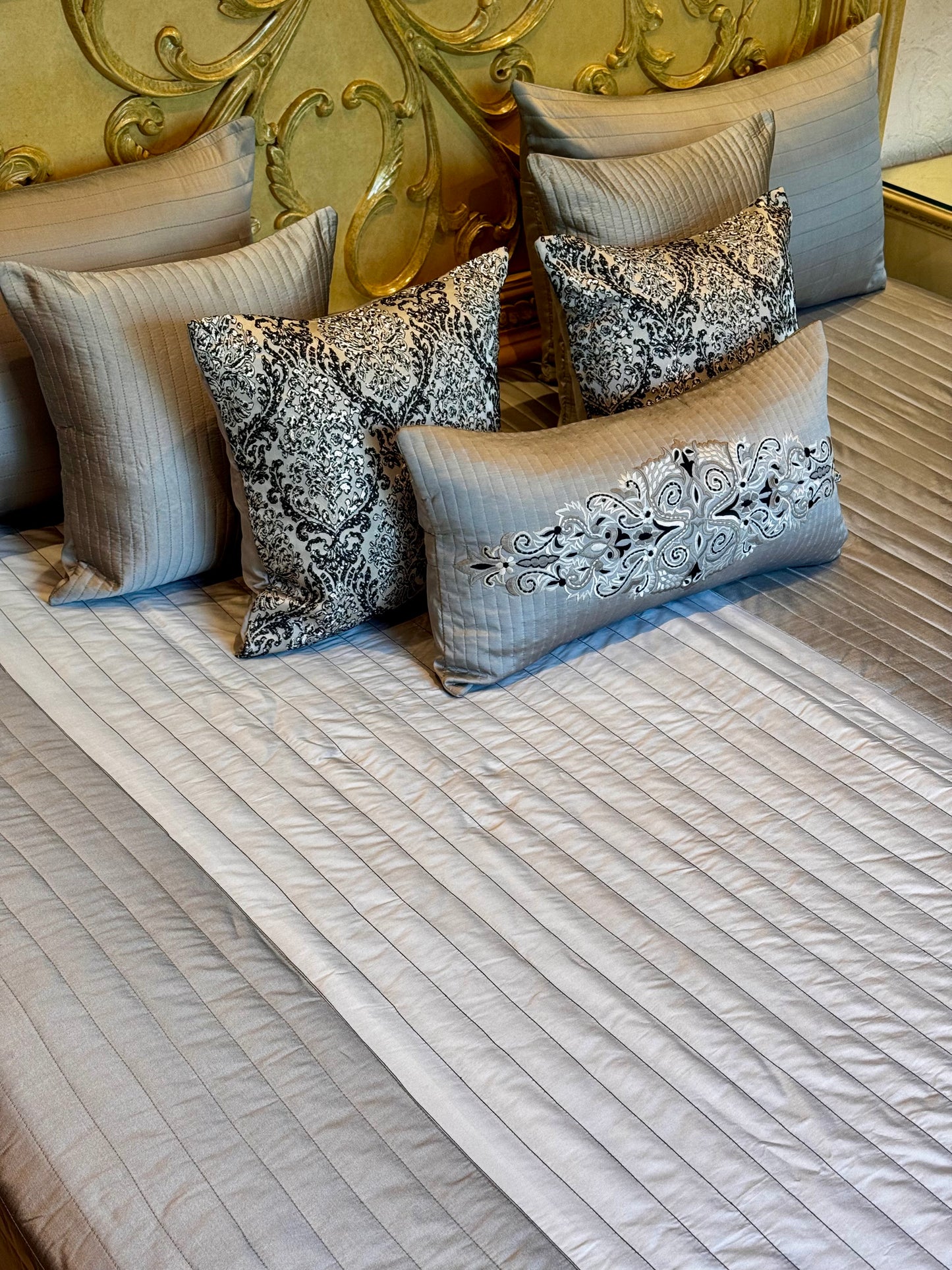The Grey Onyx Bedding Set