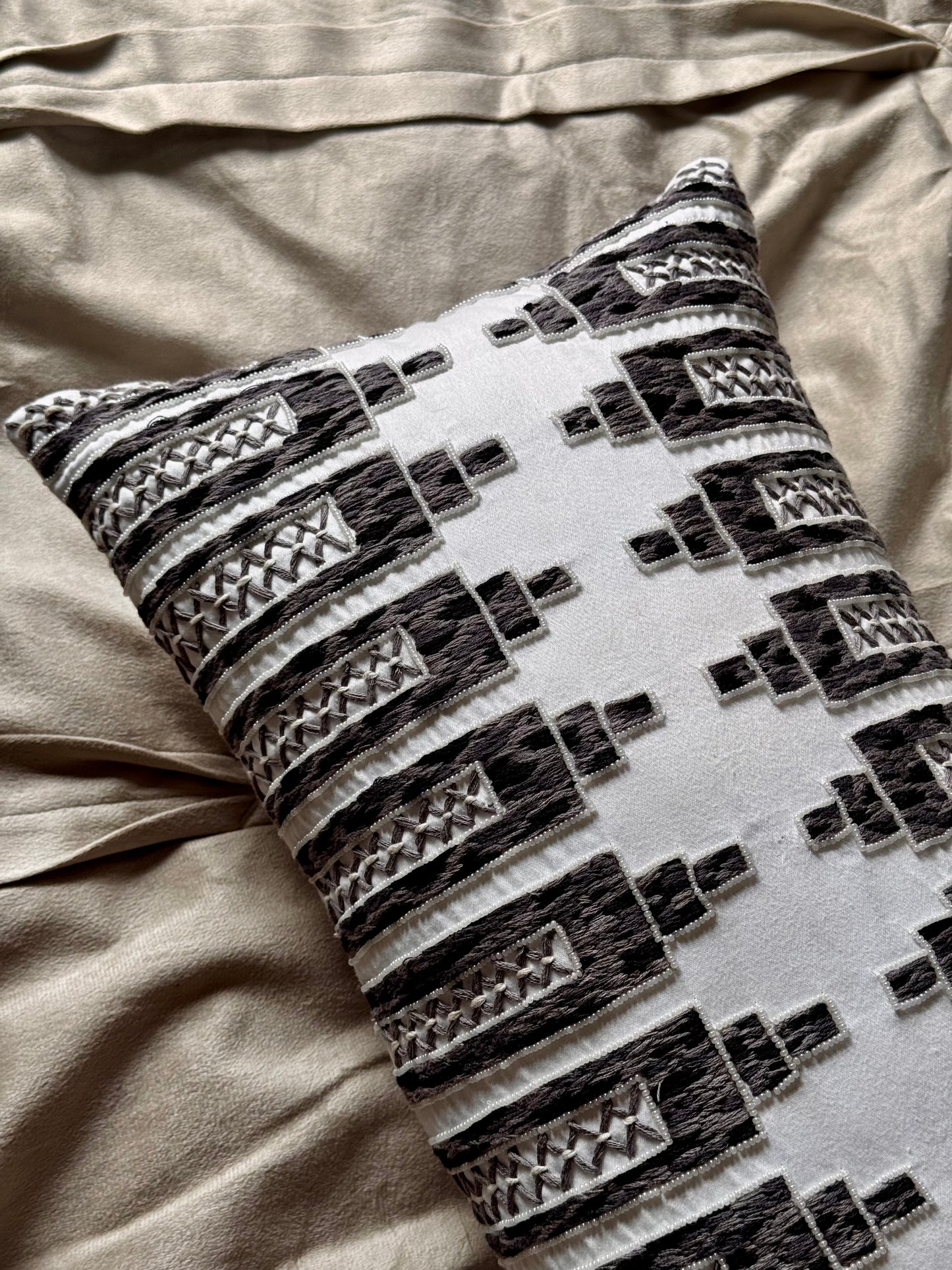 The Slate Stitch Lumbar (With Insert)