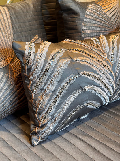 The Grey Knot Bedding Set