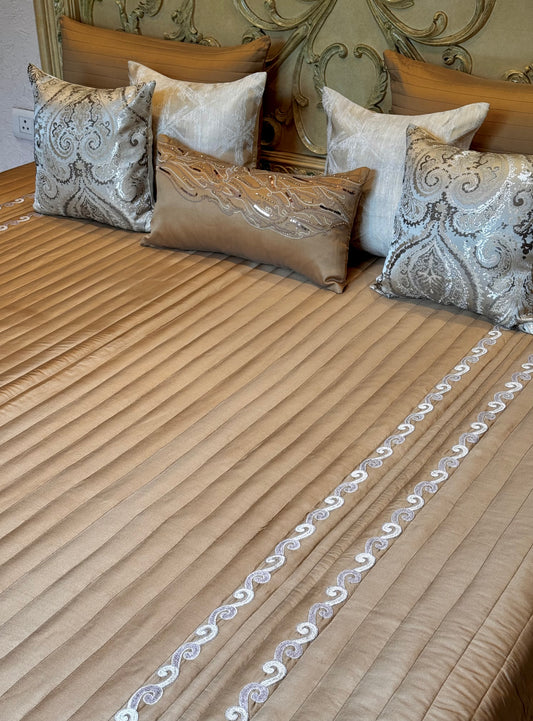 The Gold Ocean Story Bedding Set