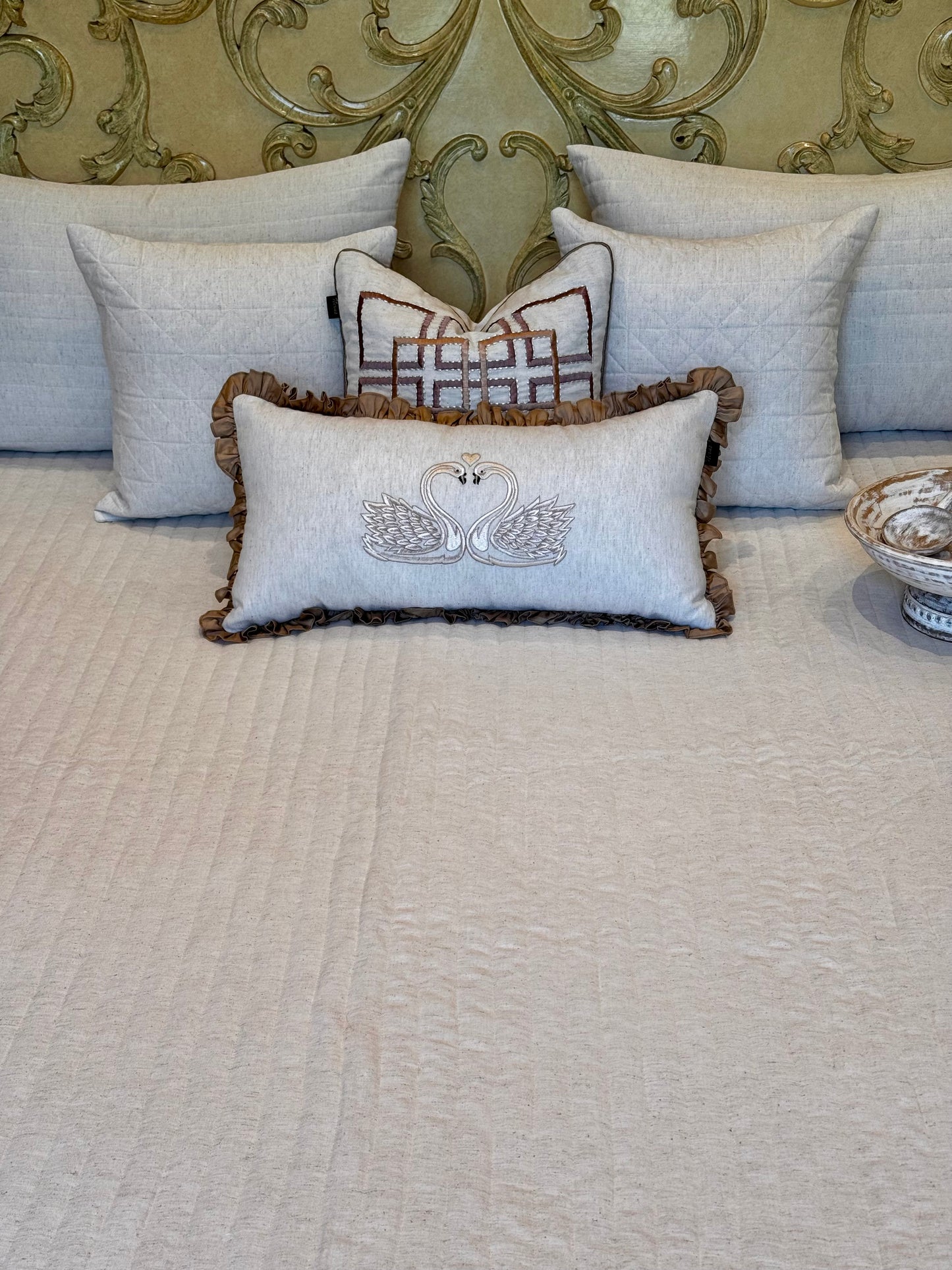 The Linen Swan Bedding Set