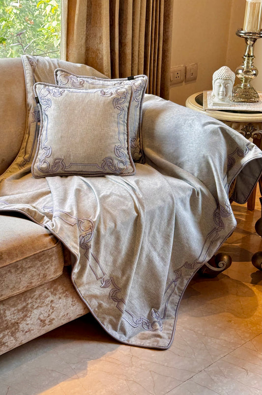 THE GREY RITZY THROW