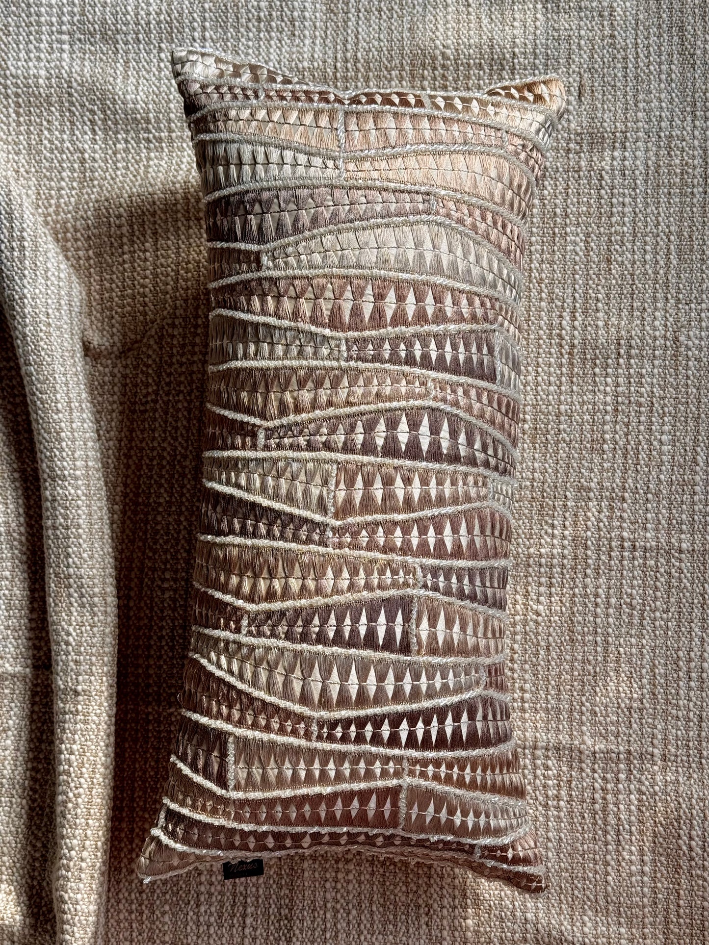 The Beige Azra Lumbar (With Insert)