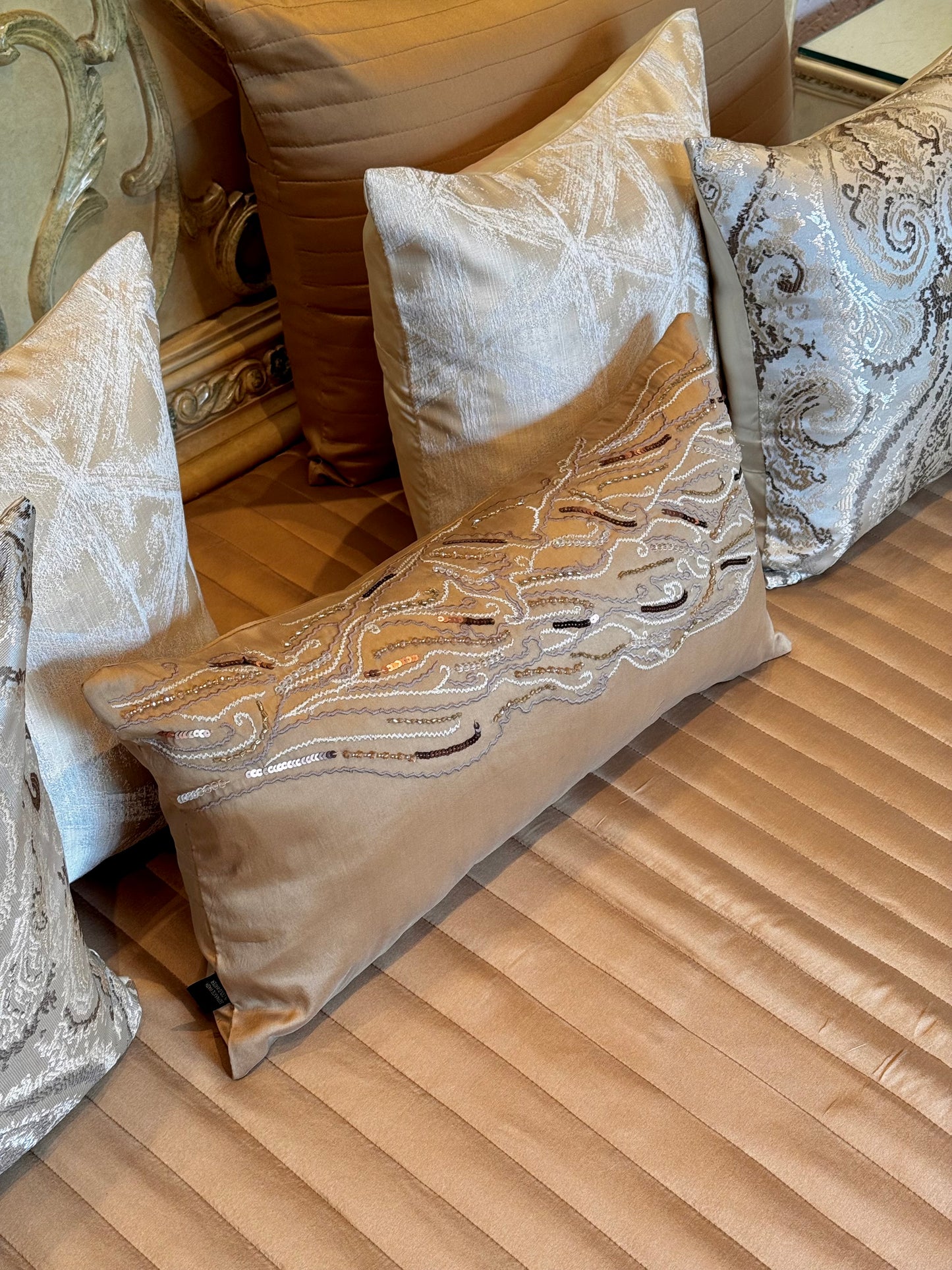 The Gold Ocean Story Bedding Set