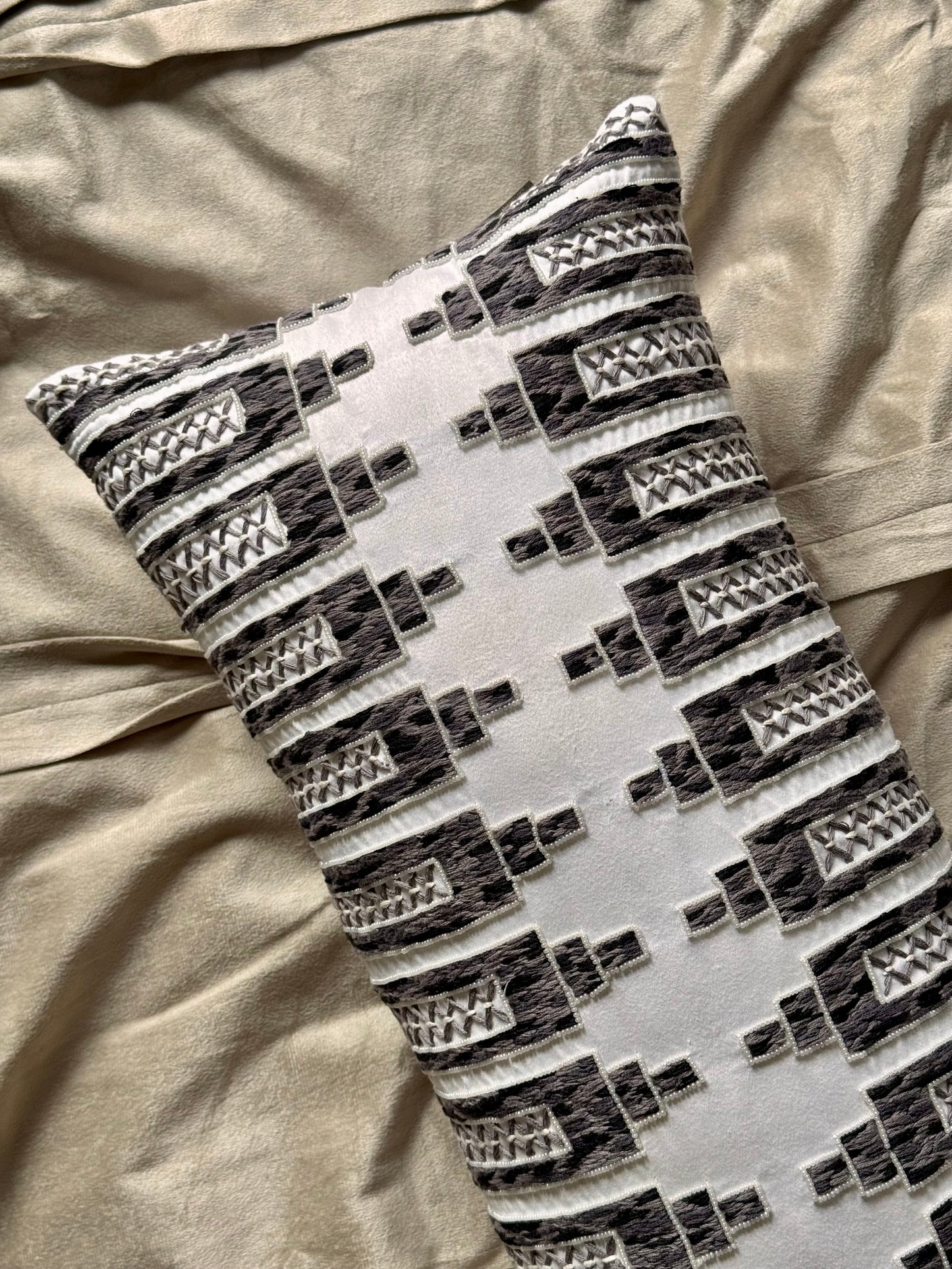 The Slate Stitch Lumbar (With Insert)