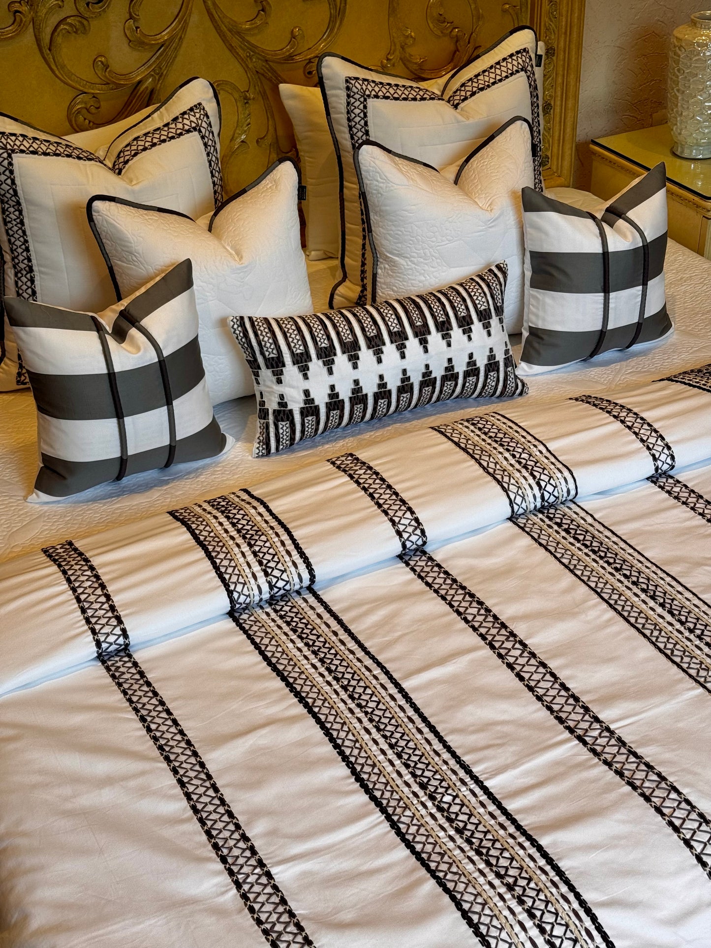 The Windsor Hand Embroidered Set