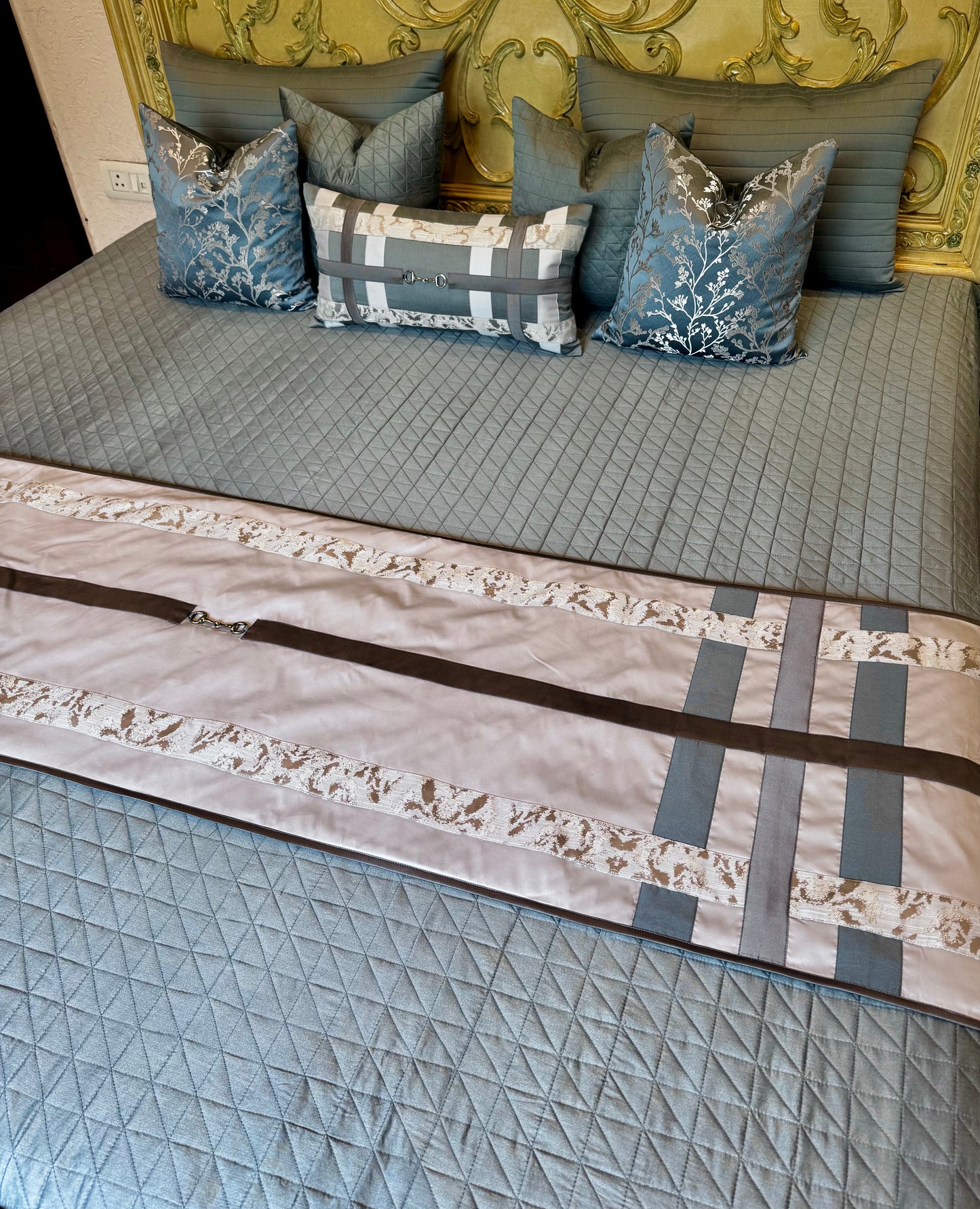 The Buckle Ensemble Set