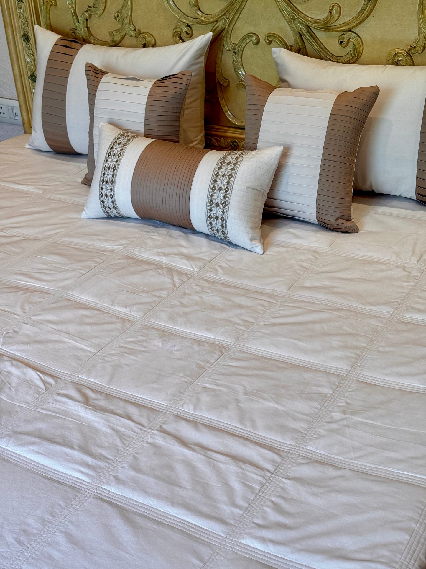 The Cotton Cremè Bedding Set