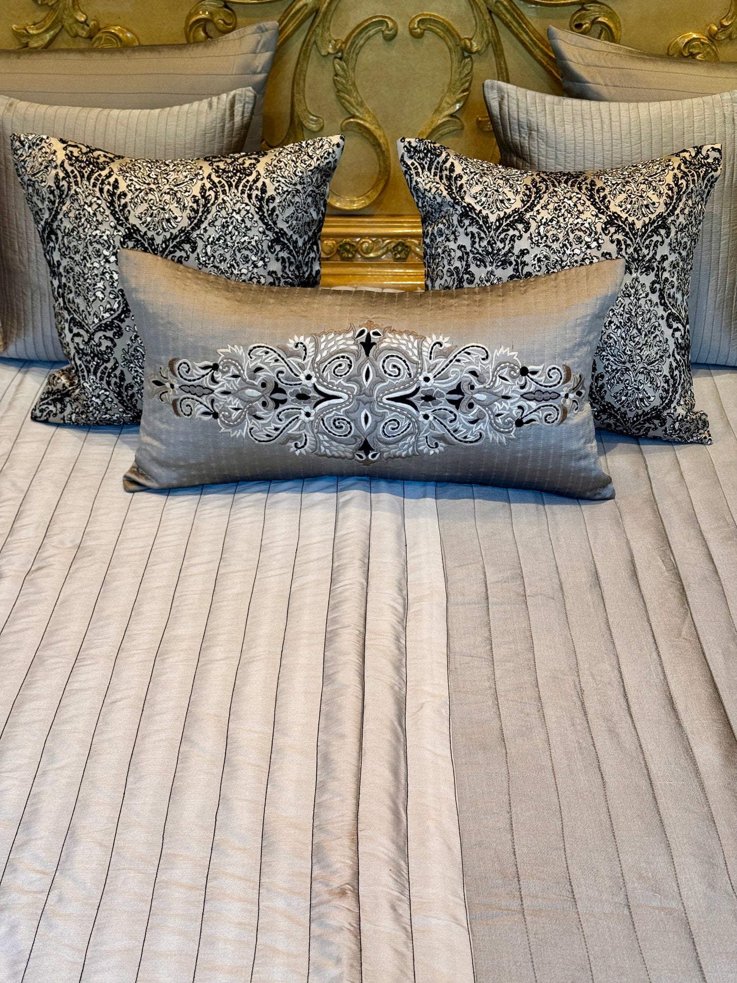 The Grey Onyx Bedding Set
