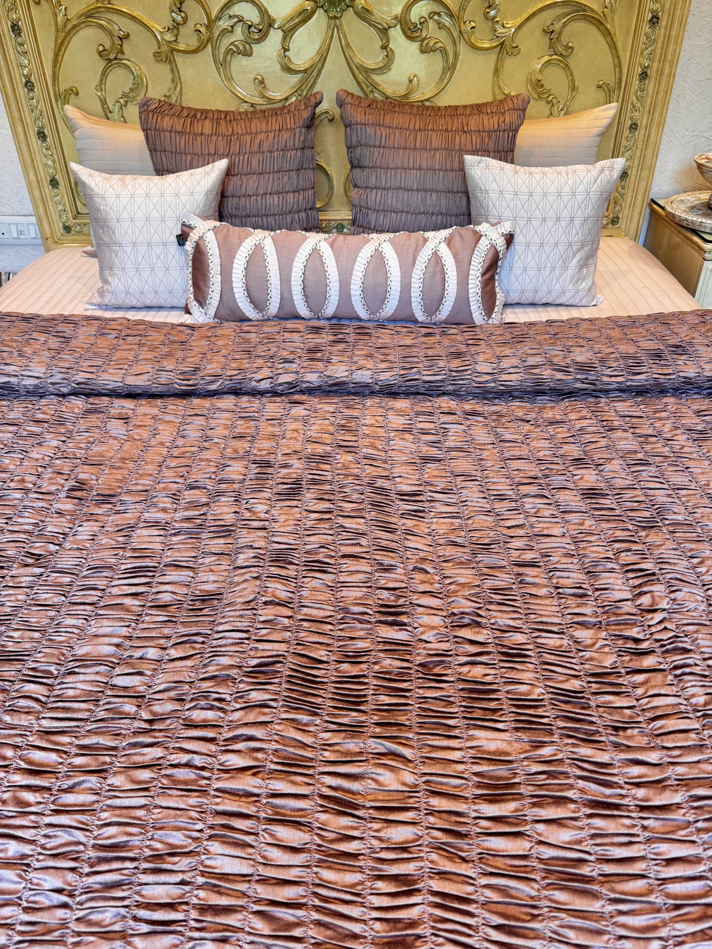 The Plum Scrunchie Quilt Set