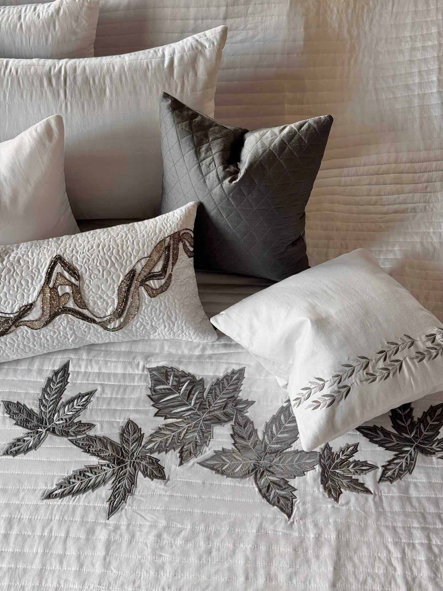 The Grey Maple Bedding Set