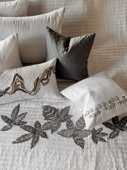The Grey Maple Bedding Set