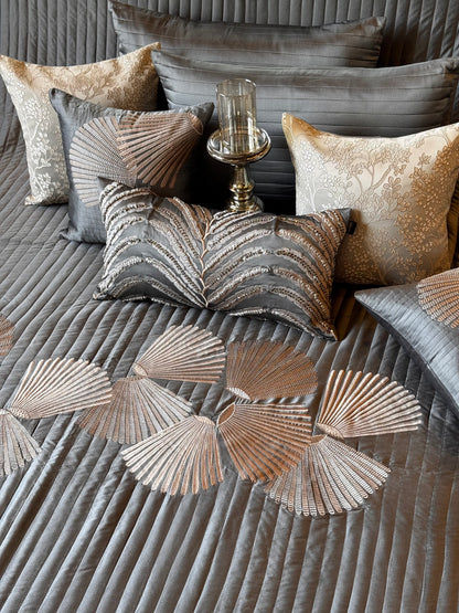 The Grey Knot Bedding Set