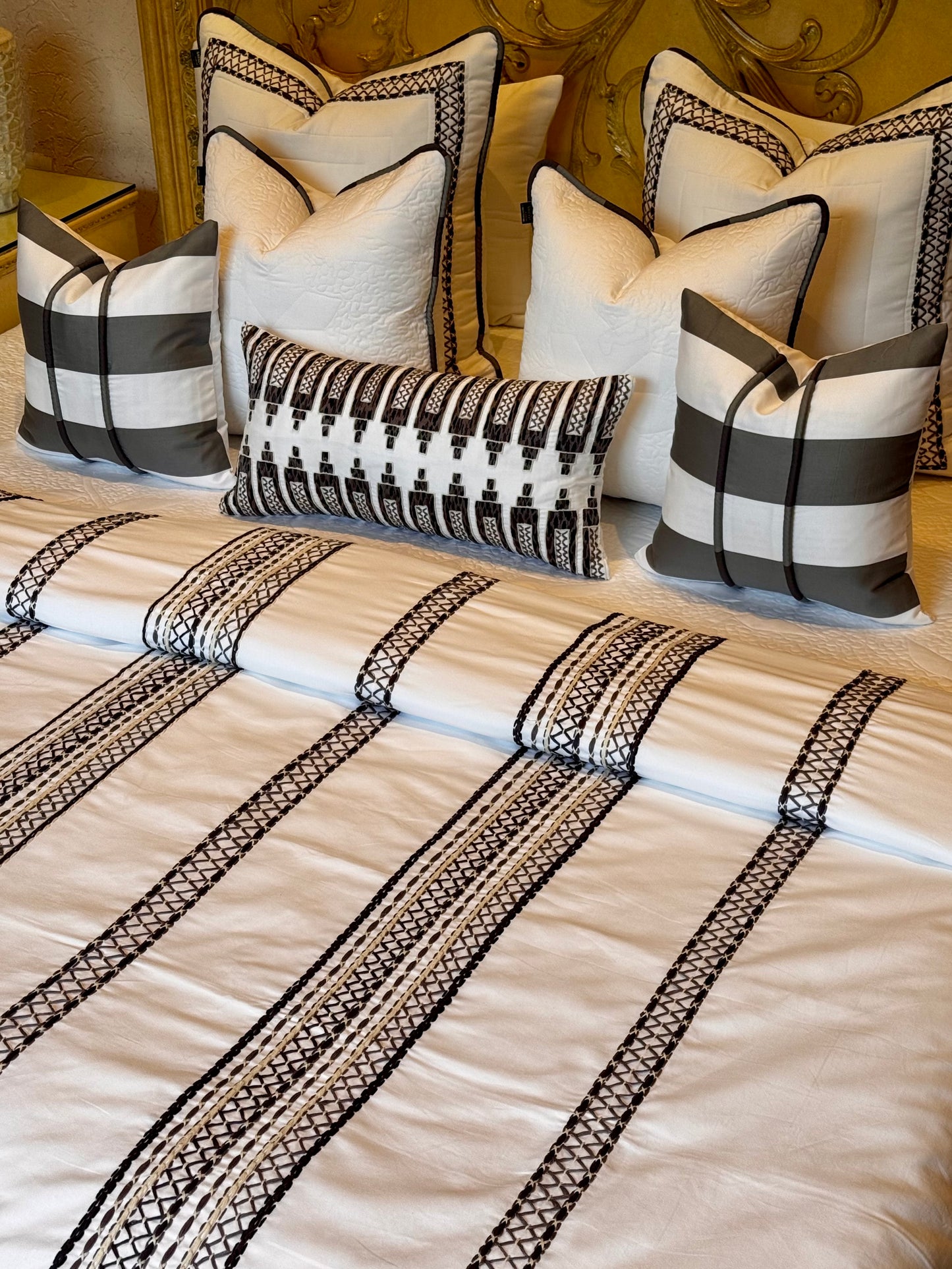 The Windsor Hand Embroidered Set