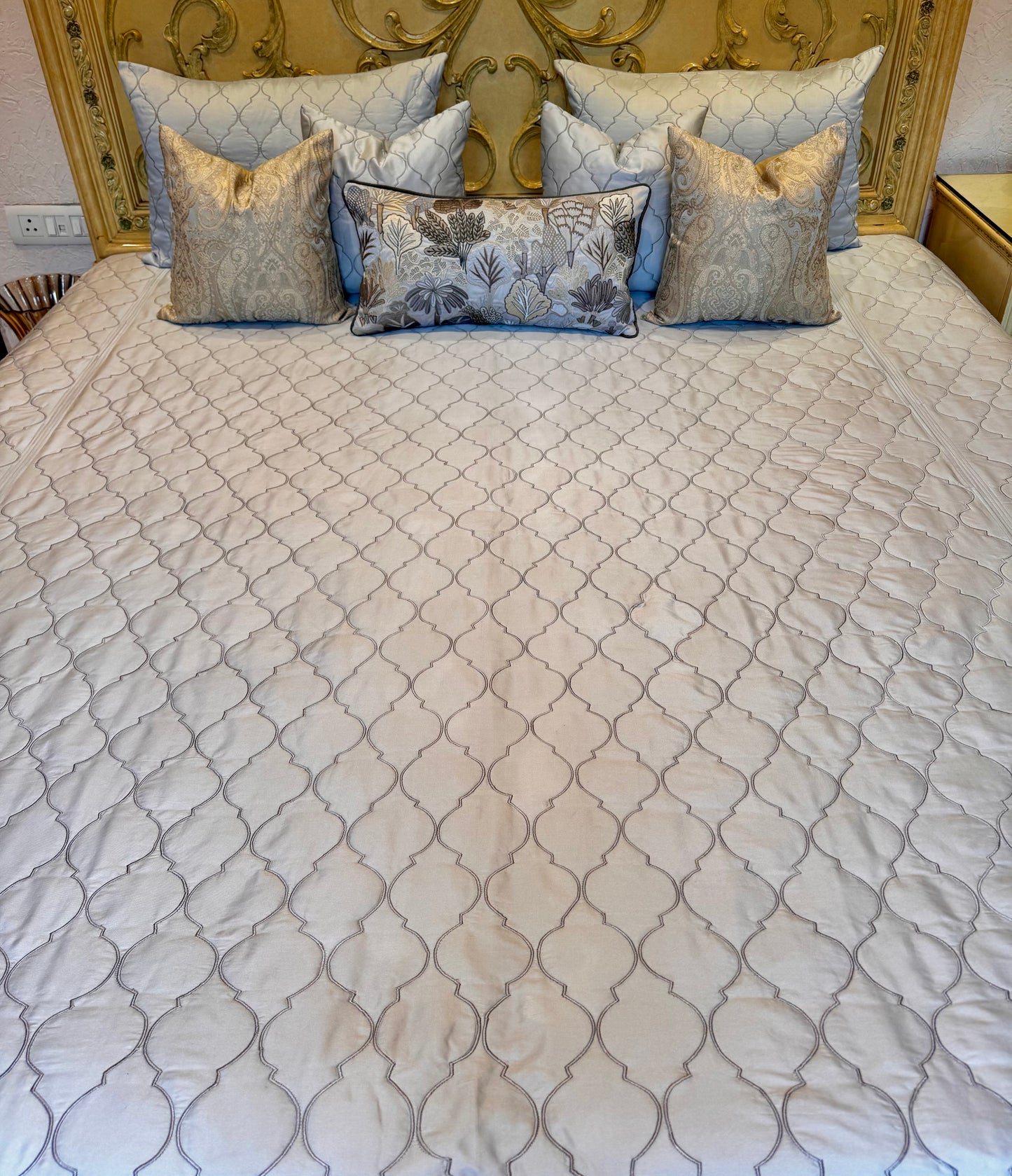 The Light Grey Paradise Set