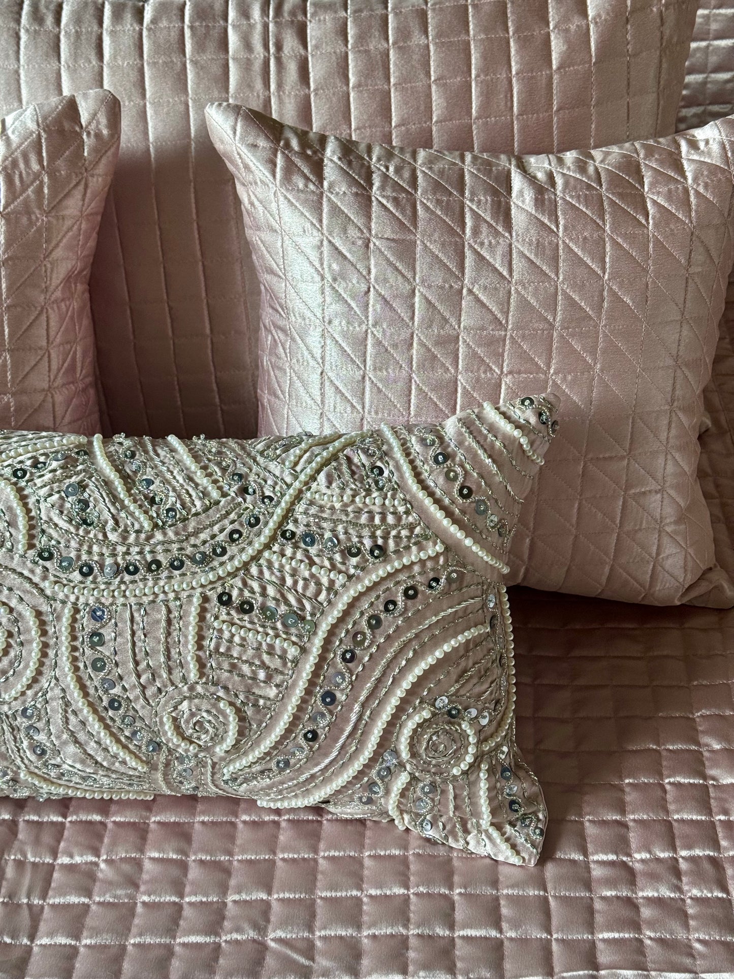 The Blush Pink Cobblestone Bedding Set