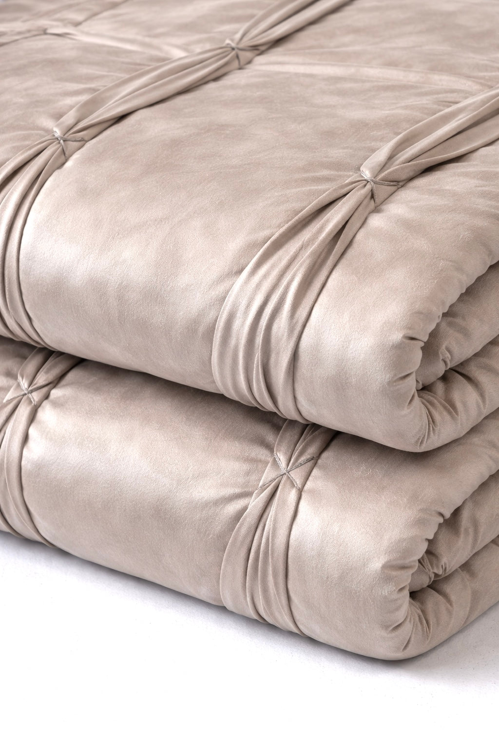 The Greige Pleat Quilt