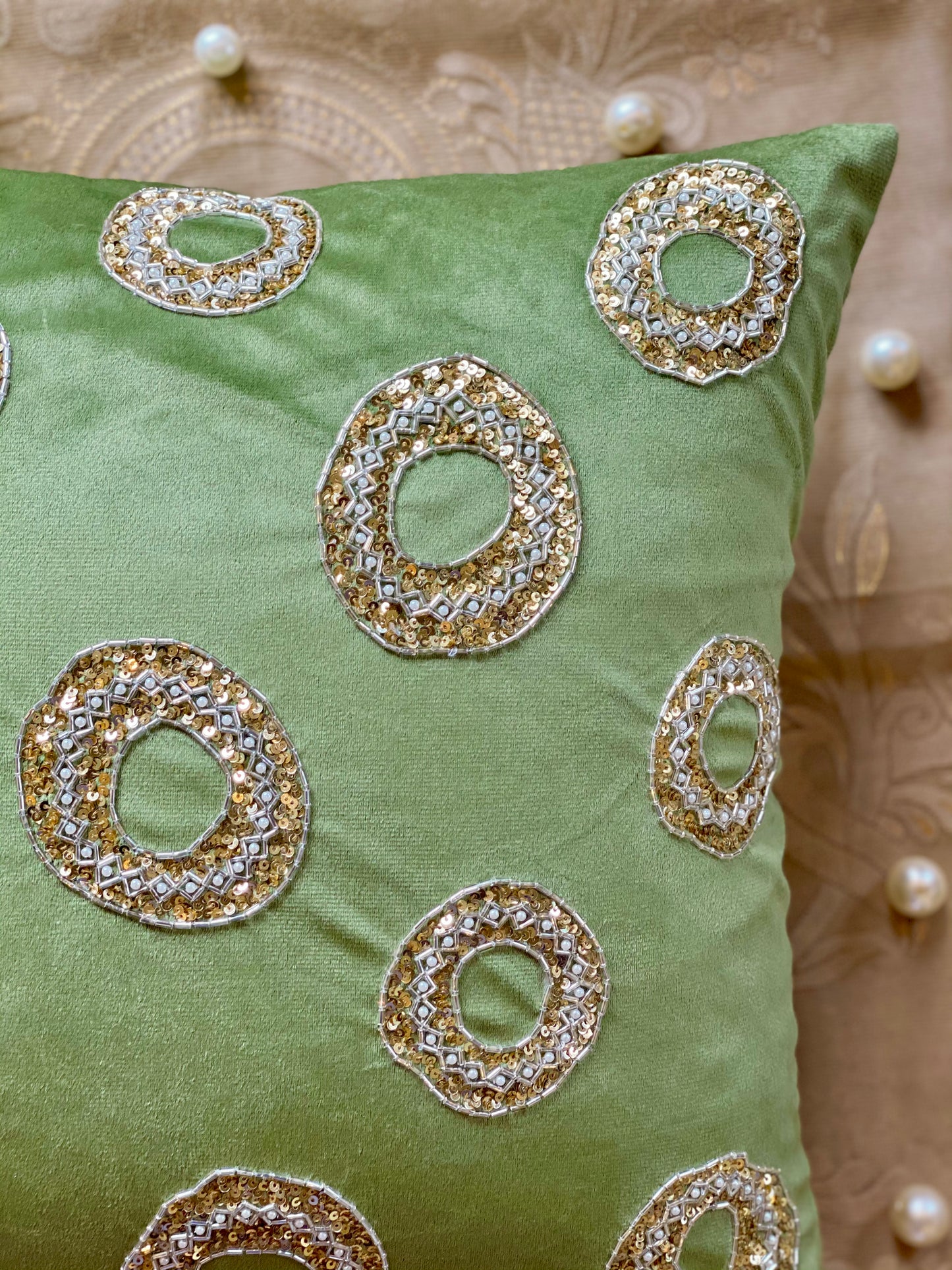 THE GREEN CIRCULAR DREAMS CUSHION COVER