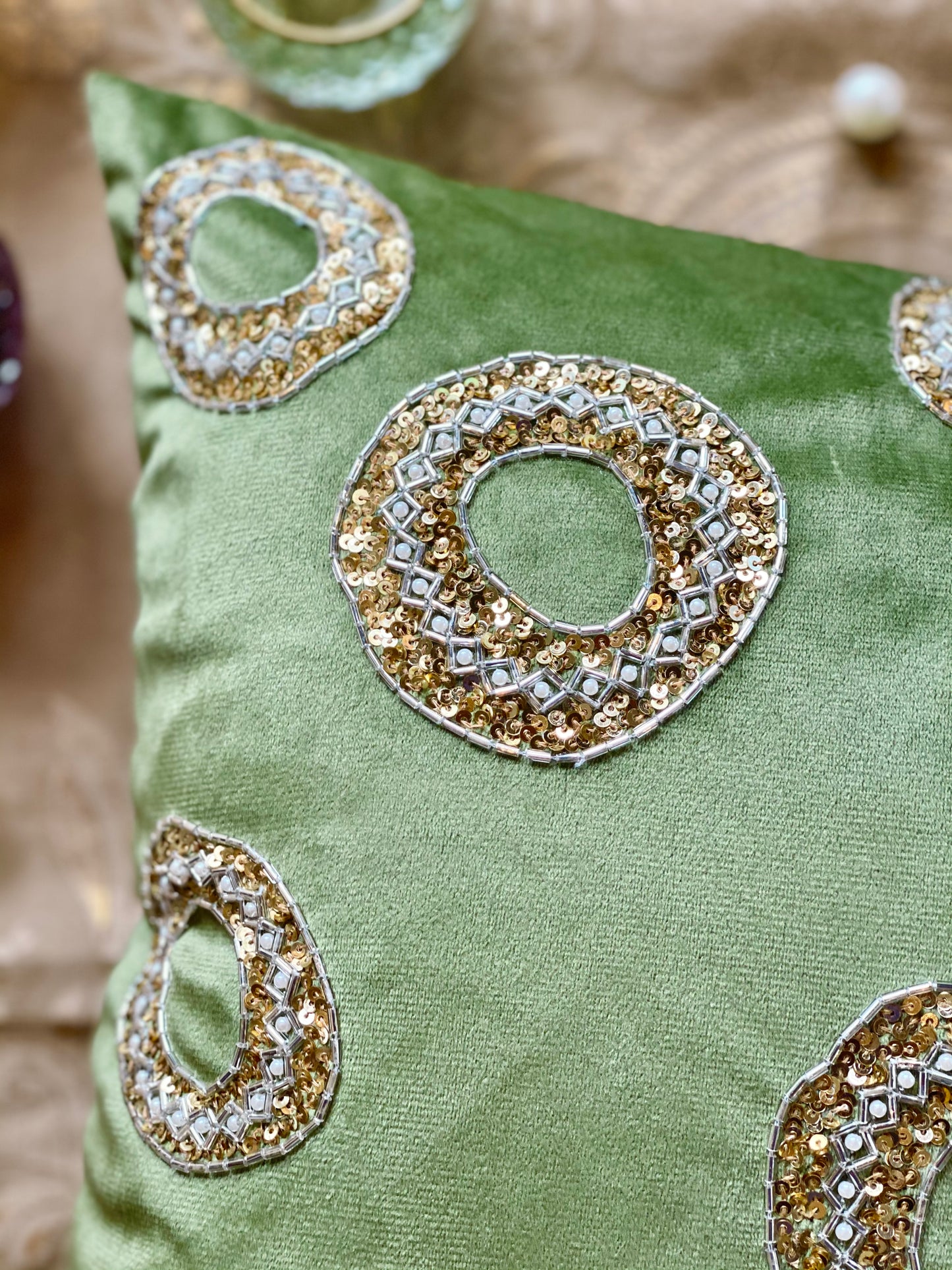 THE GREEN CIRCULAR DREAMS CUSHION COVER