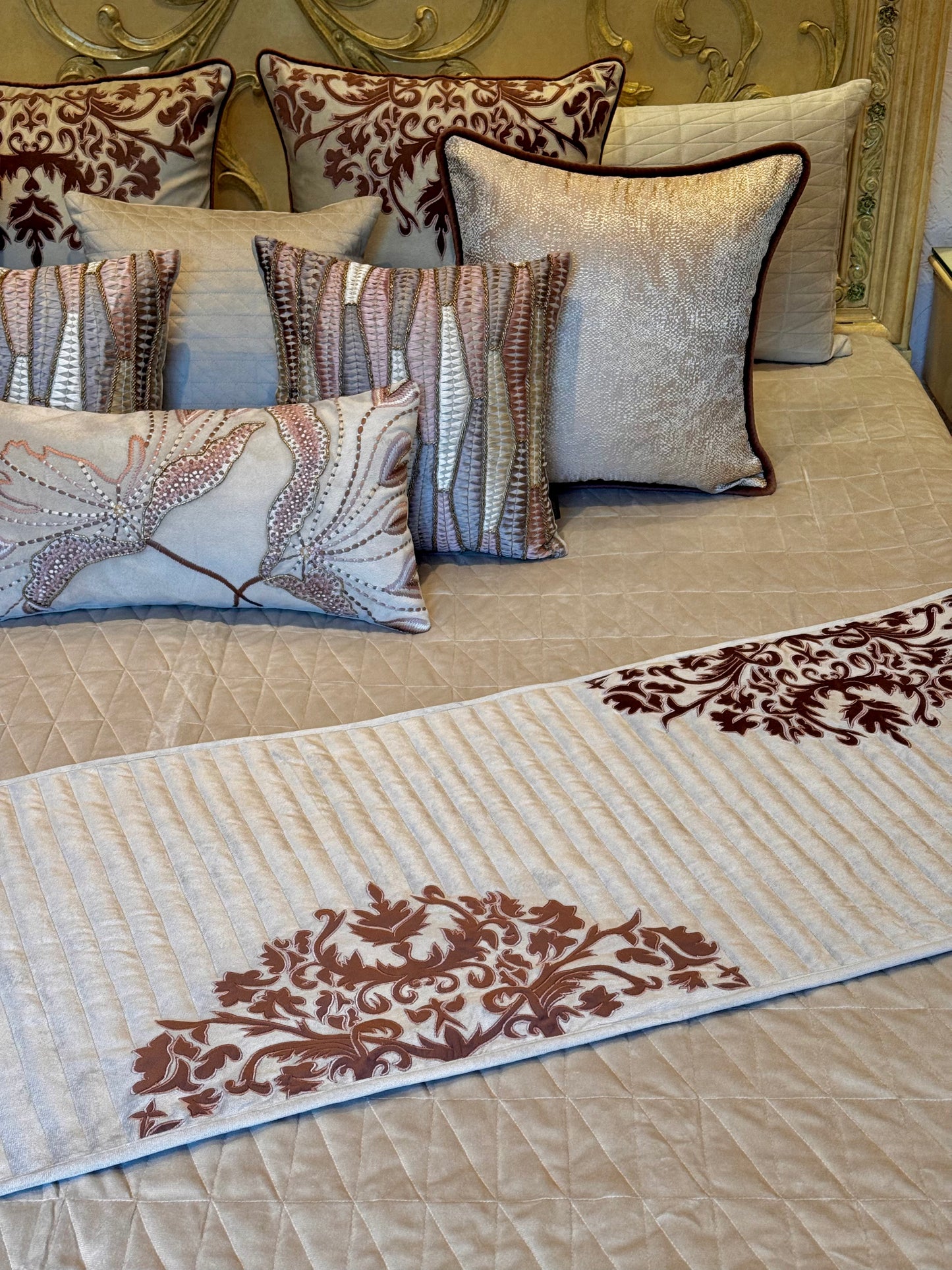 The Firdous Bedding Set