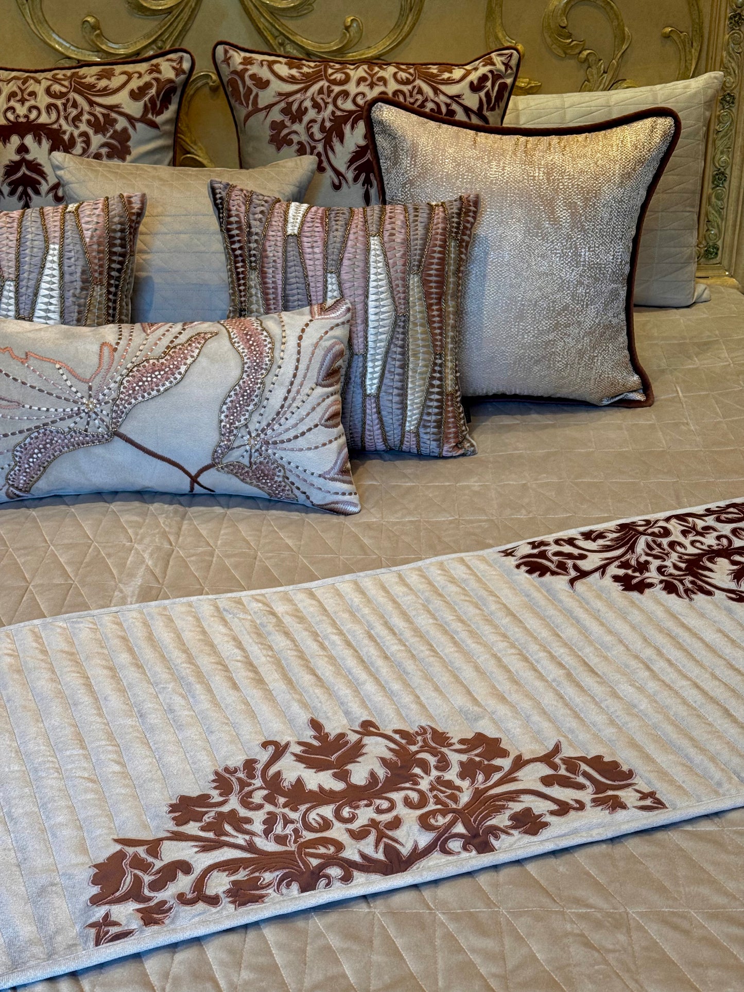 The Firdous Bedding Set