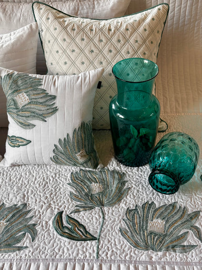 THE VALENCIA COTTON BEDDING SET