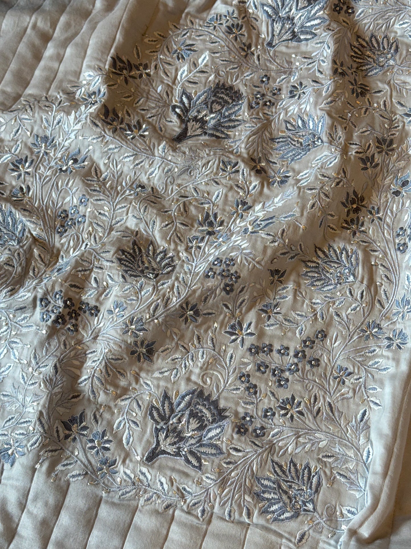 The Silver Petal Bedding Set