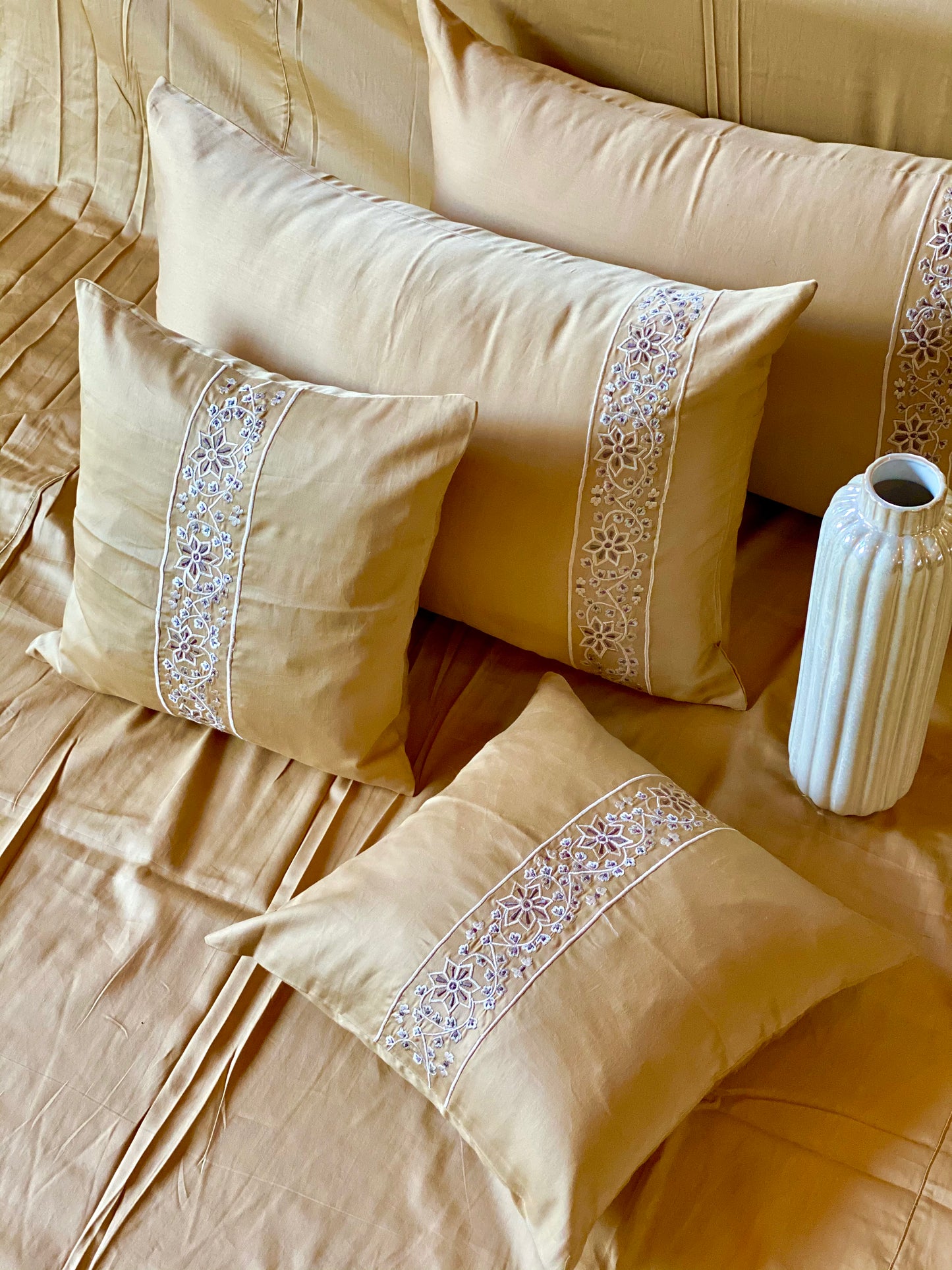 THE GOLD HERITAGE BEDSHEET SET