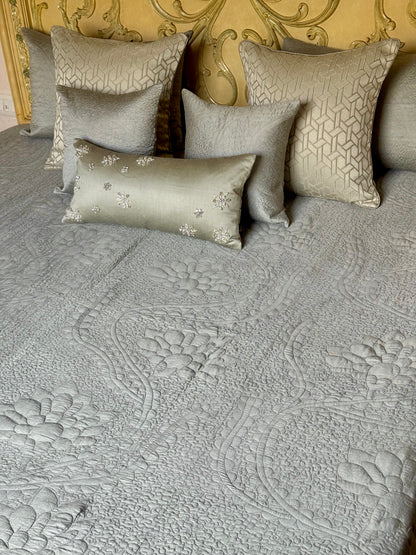 The Green Bloom Bedding Set