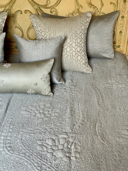 The Green Bloom Bedding Set