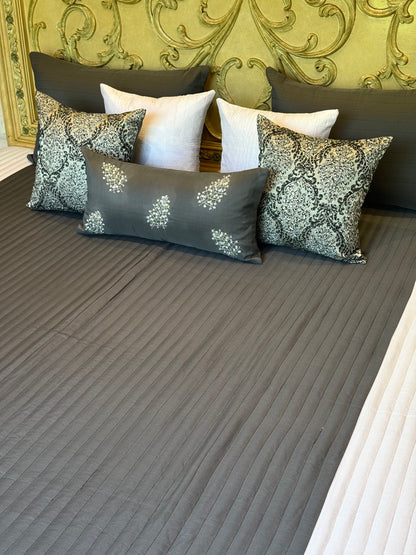 The Off-White Grey Maple Bedding Set
