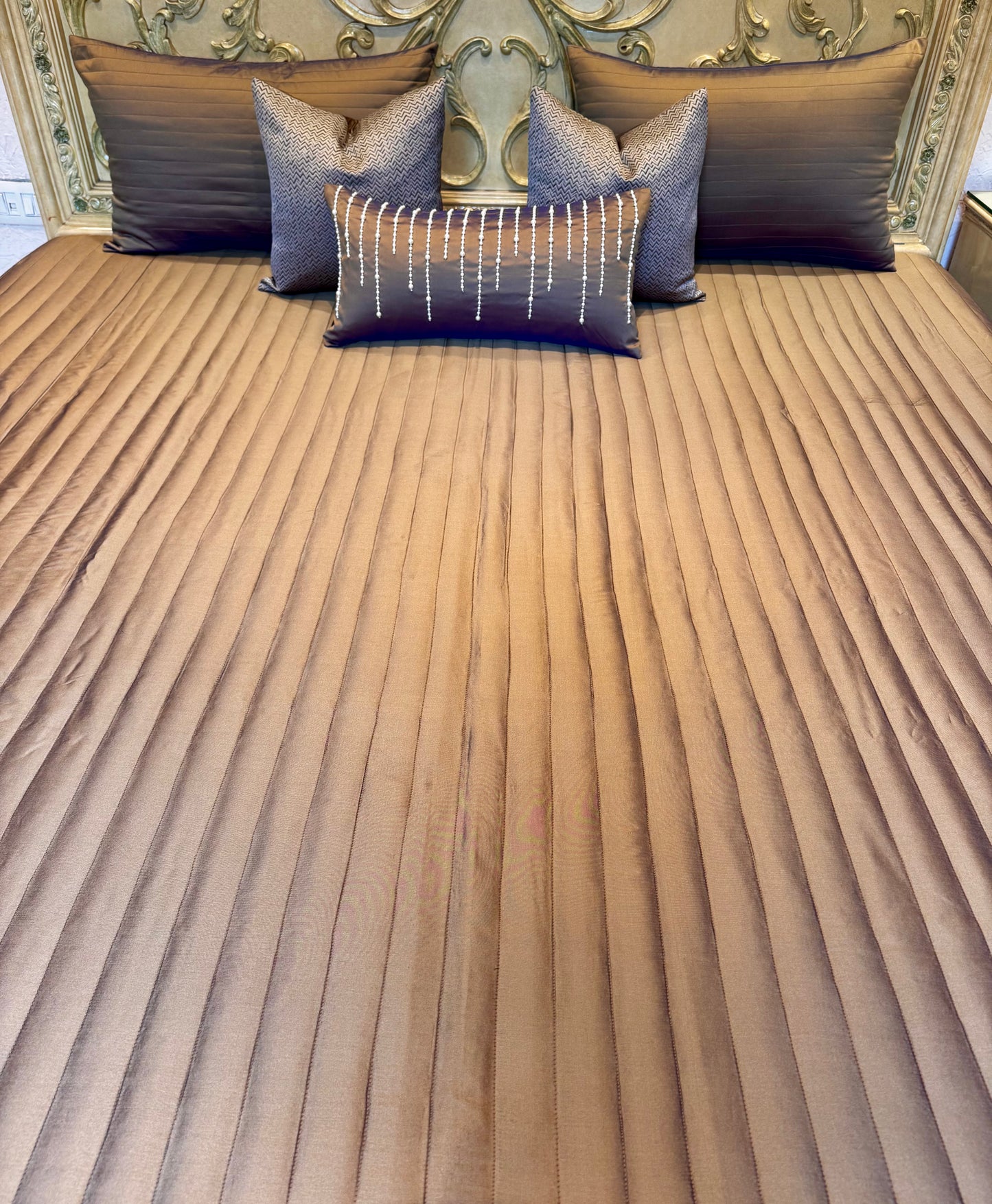 The Brown Dripping Bedding Set