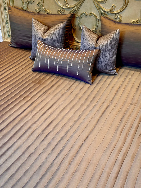 The Brown Dripping Bedding Set