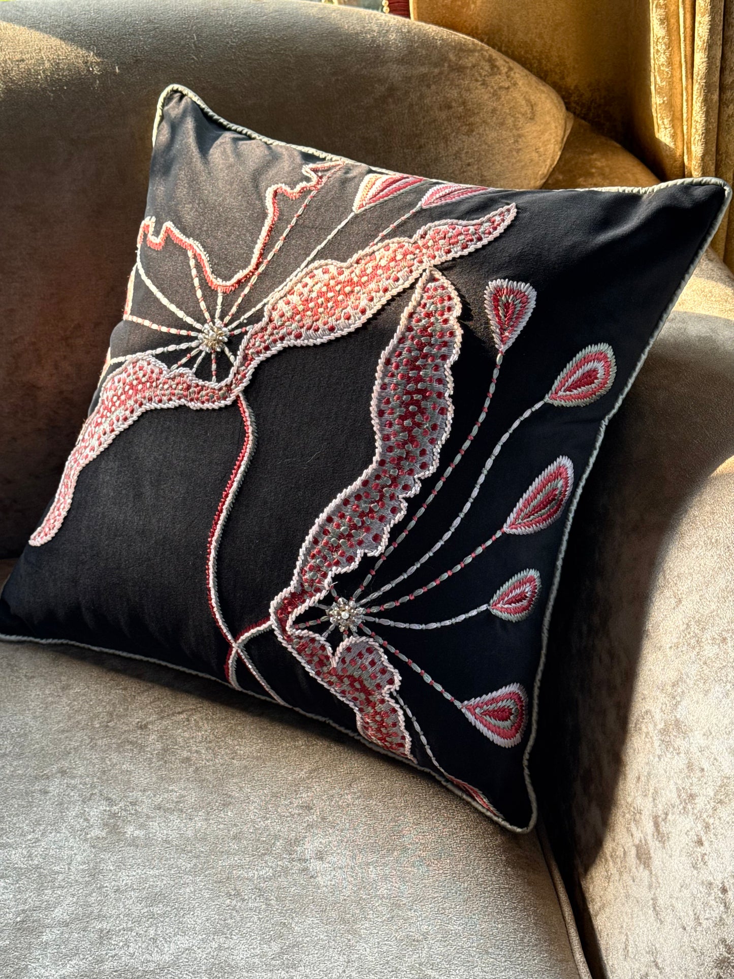 The Black Rosé Cushion Cover