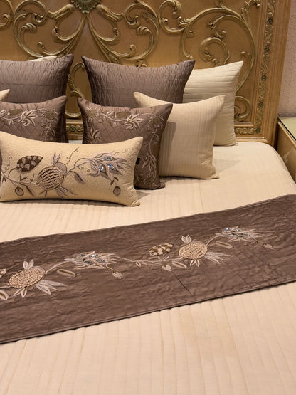 THE BEIGE CITRUS WITH BED RUNNER