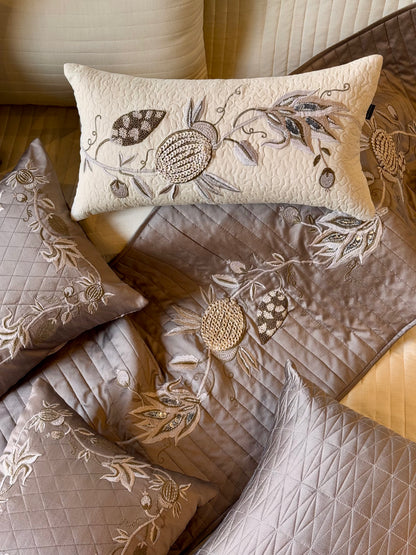 THE BEIGE CITRUS WITH BED RUNNER