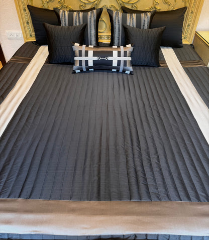 The Deep Blue Grid Bedding Set